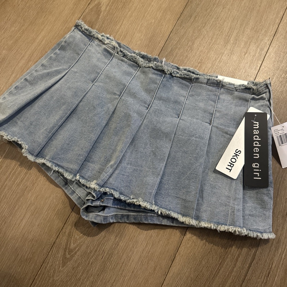 Madden Girl Junior's Pleated Denim Light Wash Raw Hem Skort Side Zip X-Large NEW